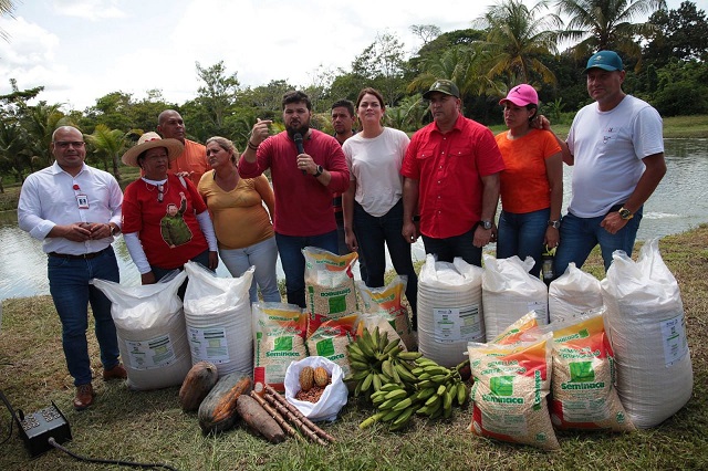 Entregan insumos agrícolas para la siembra de 600 hectáreas en Monagas.