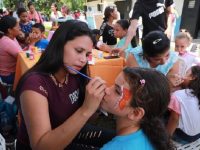 Atienden a niños y niñas el sector El Barril de La Pica son atendidos por el programa “Amor en Acción”.