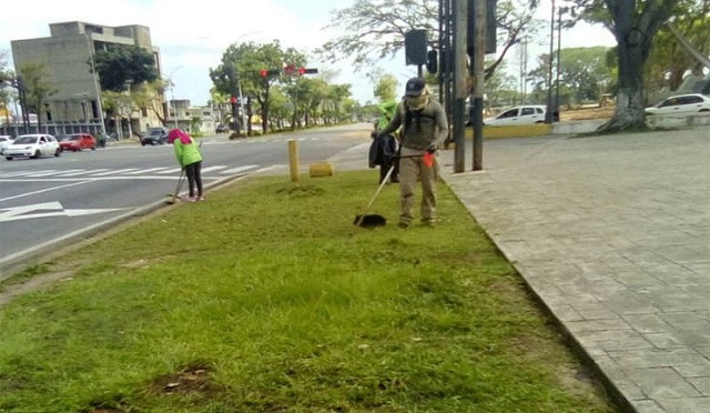 Limpian brocales, barren y desmalezan zona perimetral del Parque Zoológico La Guaricha.