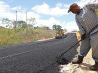 Refuerzan vía provisional de la Troncal 10 en el municipio Punceres.