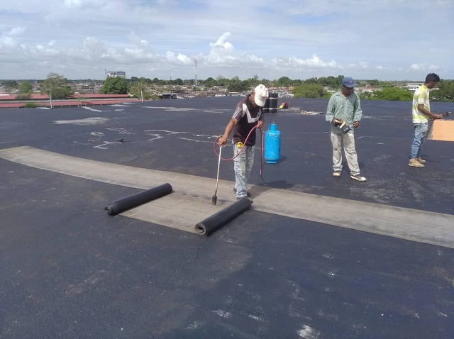 Cumplen con la impermeabilización de la escuela Adriana Rengel de Sequera de Maturín.
