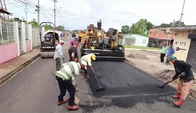 Cerca de 483 transportistas se benefician con asfaltado en el sector Sabana Grande de Maturin.