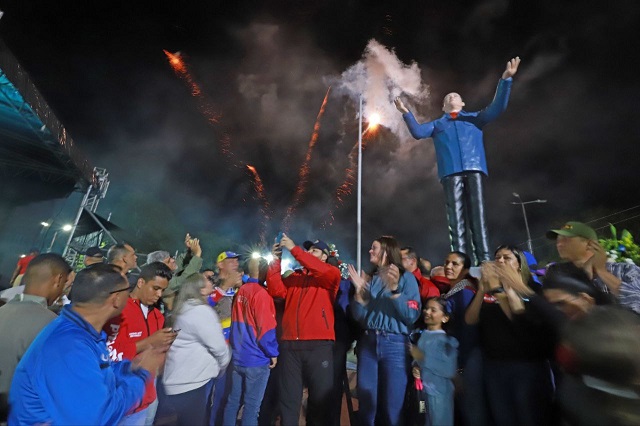 En Maturín sonaron los cohetazos en honor al cumpleaños del Comandante Chávez.