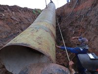 Avanzan trabajos de empalme de tubería en la entrada de Alto Paramaconi en Maturin.