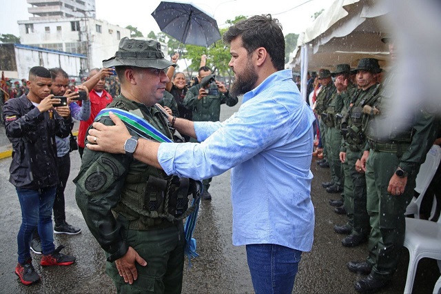 G/D Romerl Romero Domínguez recibió estandarte de la Zodi 52 Monagas.