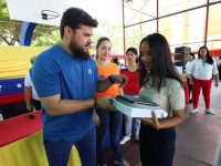 Entregan 503 tabletas a los bachilleres con los mejores promedios en Monagas.