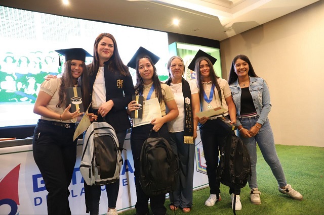 Más de 140 bachilleres egresan del liceo Gilda Ramírez de Maturín.