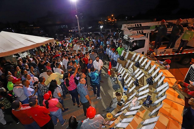Colocarán más de 2.000 luminarias en 23 sectores de Paramaconi.