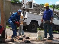 Avanza rehabilitación de postes para garantizar servicio eléctrico en Maturín.