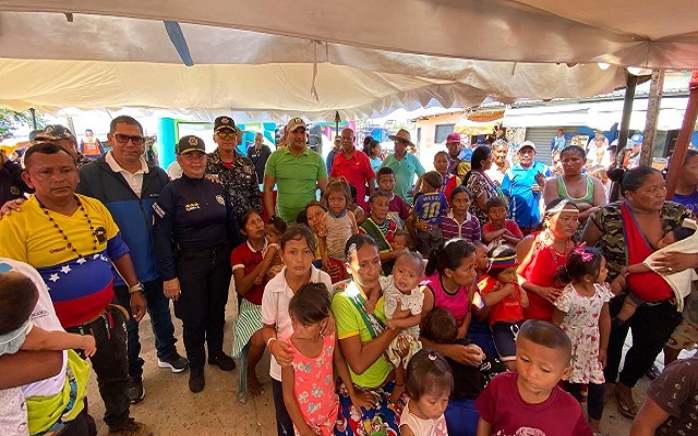 Con jornada social atendieron a familias Indígenas de Barrancas del Orinoco.