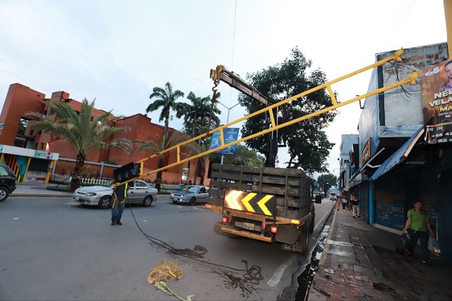 Alcaldía de Maturín instala semáforos en nueve intercepciones de la ciudad.