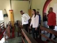 Alcaldesa Ana Fuentes inicia renovación de iglesia y manga de coleo en Jusepín.