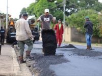 Continúan labores de asfaltado en la parroquia Las Cocuizas de Maturín.