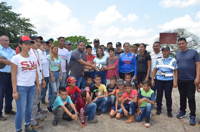 Plan Amor en Acción atendió a 170 familias de Los Pozos de Areo, municipio Cedeño.