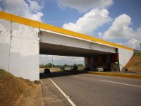 Alcaldía de Maturín hace mantenimiento en distribuidores de la ciudad.