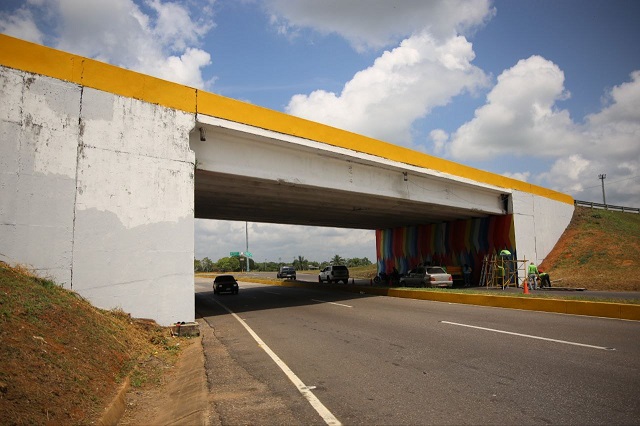 Alcaldía de Maturín hace mantenimiento en distribuidores de la ciudad.