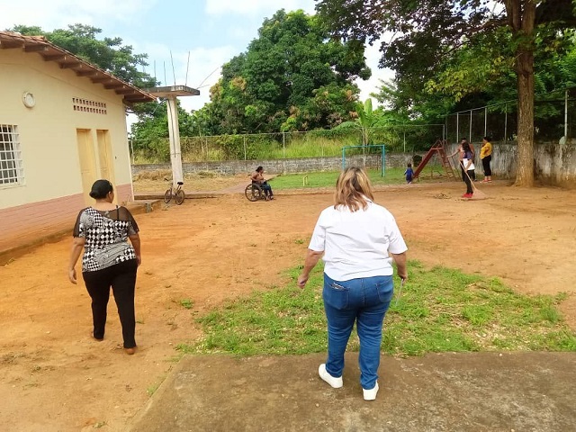 Inician jornada de limpieza en las instituciones educativas de Santa Bárbara de Tapirín.