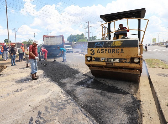 Alcaldía de Maturín atiende vialidad en sector Alto Paramaconi y avenida Bella Vista.