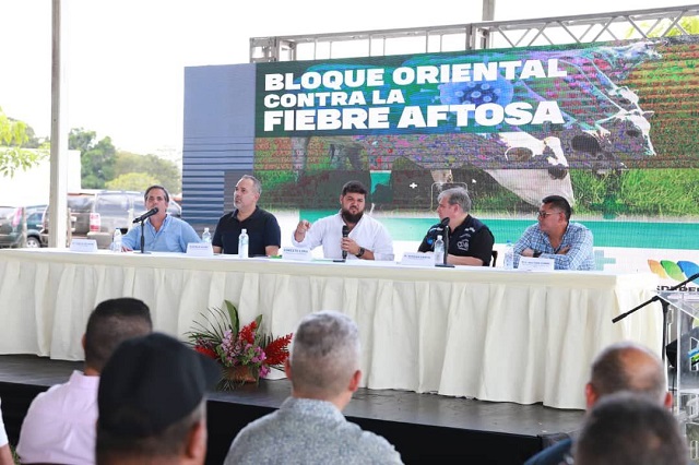 Gobernador Ernesto Luna instala Bloque Oriental Contra la Fiebre Aftosa.