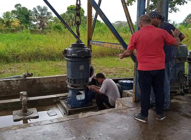 Instalan sexta bomba en Bajo Guarapiche y aumentan distribución a 1.300 litros por segundo.