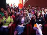 Personal de la Fundación El Niño Simón Monagas recibe capacitación sobre lenguaje de señas.