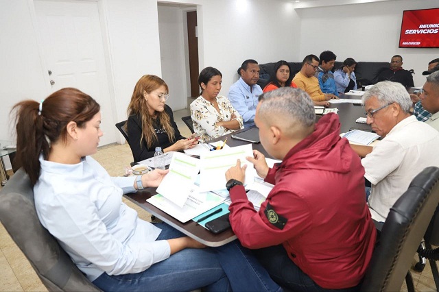 Alcaldía de Maturín agiliza la decoración navideña de la ciudad.