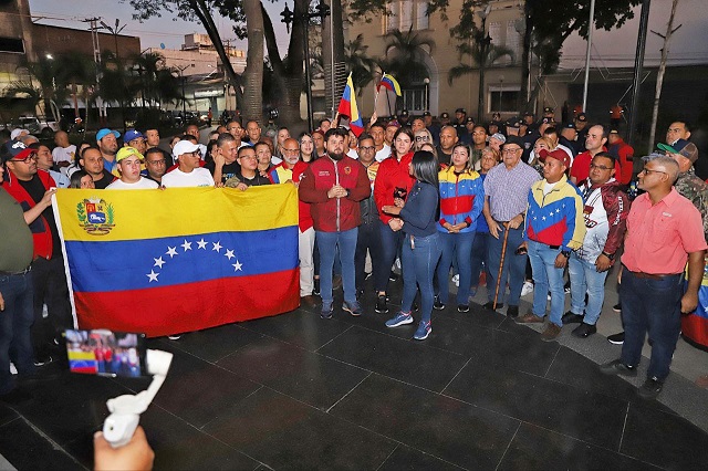 Con izada de bandera en la plaza Bolívar arranca el Referéndum Consultivo en Monagas.