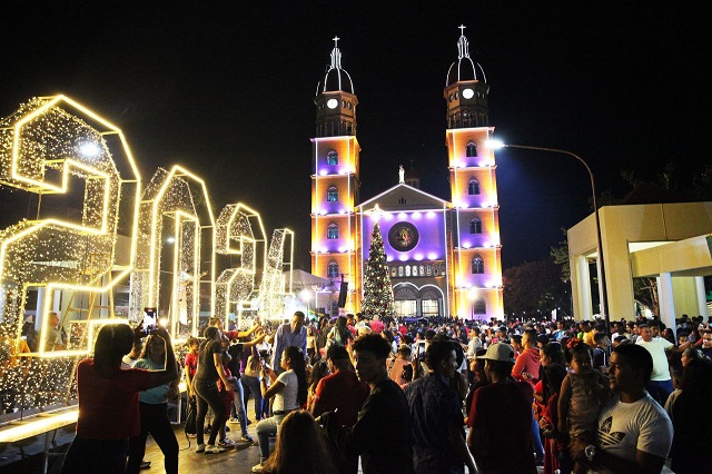 Maturineses celebran los 263 años de la ciudad con exposición de arte y gaitas.