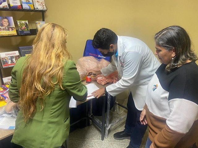 Dotan de simuladores obstétricos área de formación de la Universidad de la Salud en Monagas.