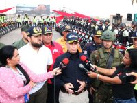 Ministro Remigio Ceballos Ichaso entregó 200 nuevas motocicletas a cuerpos de seguridad de Monagas