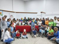 Entregan kits escolares a estudiantes de la Escuela Especial “Ana Josefina Mata de Caigua” en Caicara