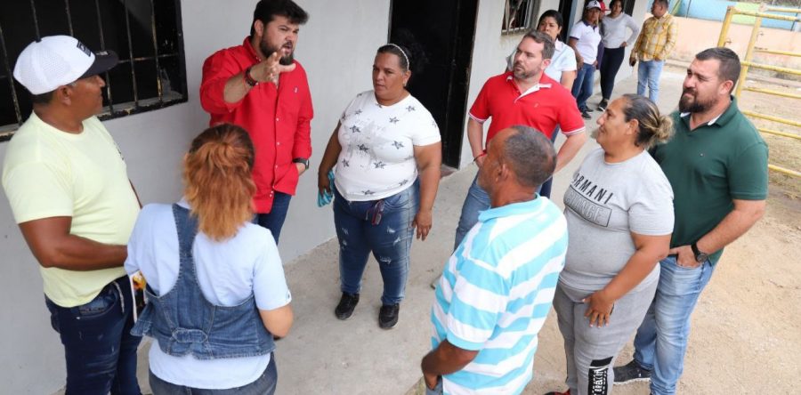 Gobernador Ernesto Luna asume rehabilitación de tres planteles en Villa Heroica Sur