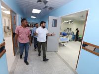 Gobernador Ernesto Luna verifica moderno acabado de la reconstrucción del hospital del municipio Sotillo
