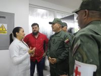 Padrino López y el gobernador Ernesto Luna entregan rehabilitado el ambulatorio de Fuerte Paramaconi