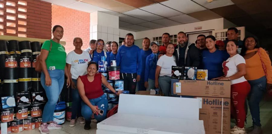 Alcalde Daniel Monteverde entrega materiales de construcción para el Hospital de Caicara