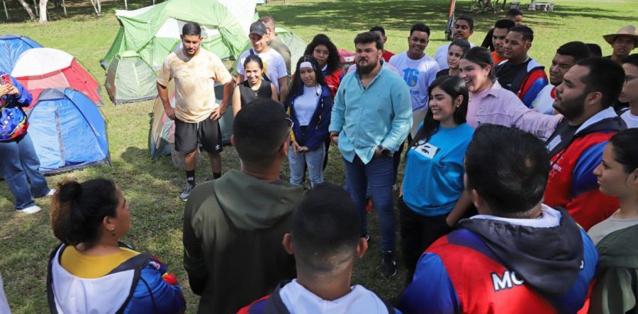 Gobernador Ernesto Luna y ministra Colmenares realizan I Campamento “Juventud con liderazgo”