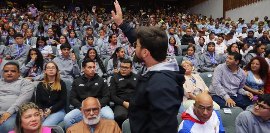 Gobernador Ernesto Luna rinde honores a quienes hicieron posible los Juegos Oriente 2024 (+fotos)