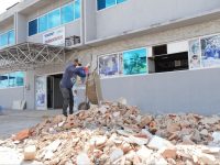 Gobernador Ernesto Luna inicia trabajos preliminares de renovación en el ambulatorio Vargas