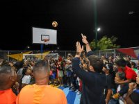 Gobernador Ernesto Luna entrega en tiempo récord cancha deportiva en el complejo La Gran Victoria de Maturín
