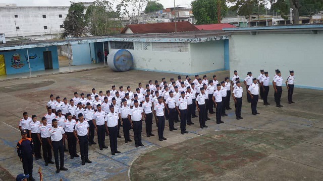 Estudiantes de la UNES reciben investiduras y jerarquías en Zamora