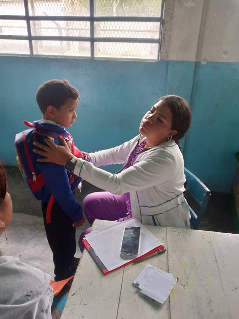 Gobierno Bolivariano despliega jornada médica en la comunidad indígena Teresén