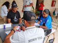 Creadores y artistas de Punceres reciben atención médica integral