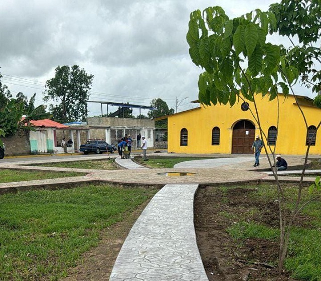 A toda máquina avanzan con la rehabilitación de la iglesia y plaza de San Vicente