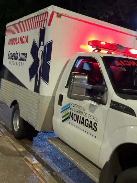 Gobernador Ernesto Luna entrega ambulancia al Hospital “Dr. Pedro Villarroel” del municipio Acosta